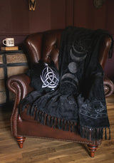 Trinity Mond Bestickt Throw