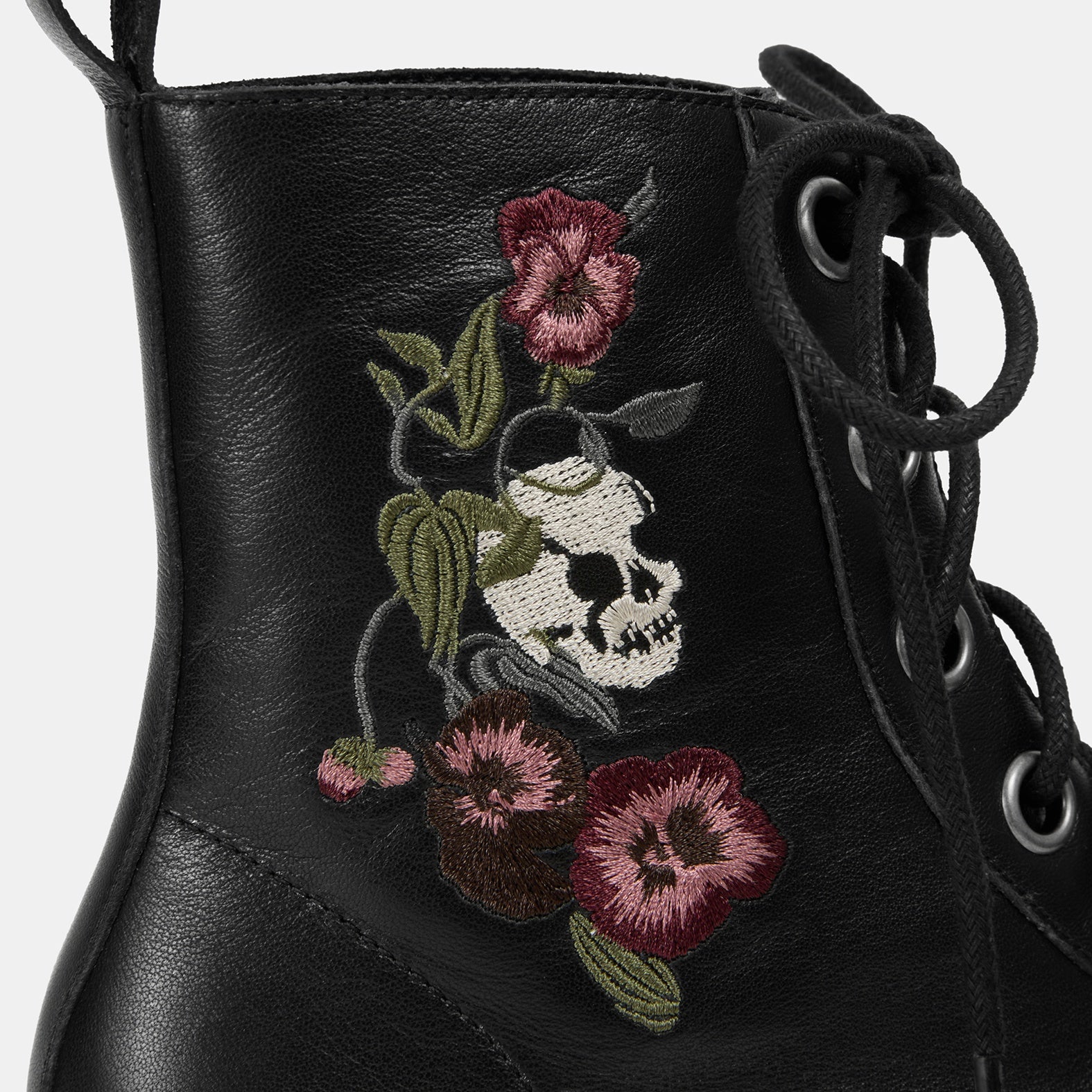 Dark Florals, Distinctive Finish