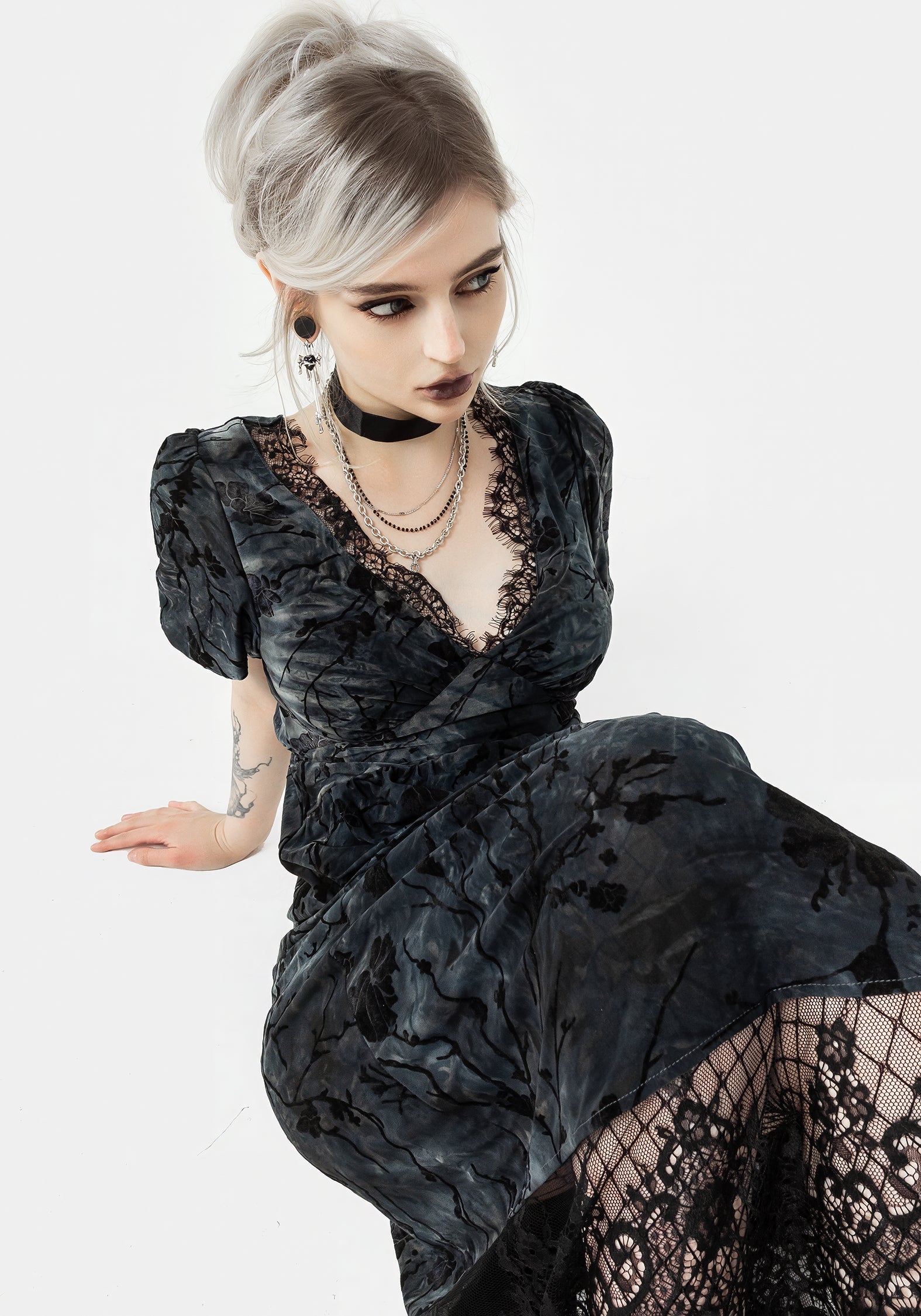 Vice Lace Trim Velour Midi Dress – Disturbia