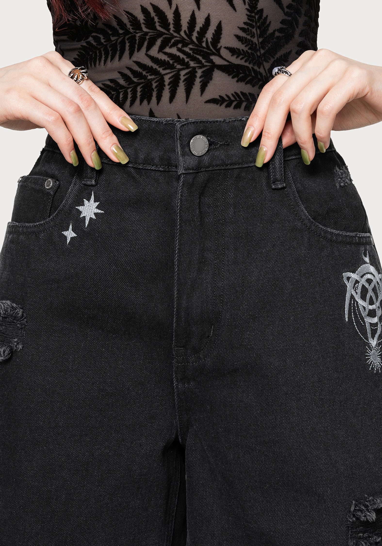 Reina Celestial Embroidered Denim Short 24" / EU 34