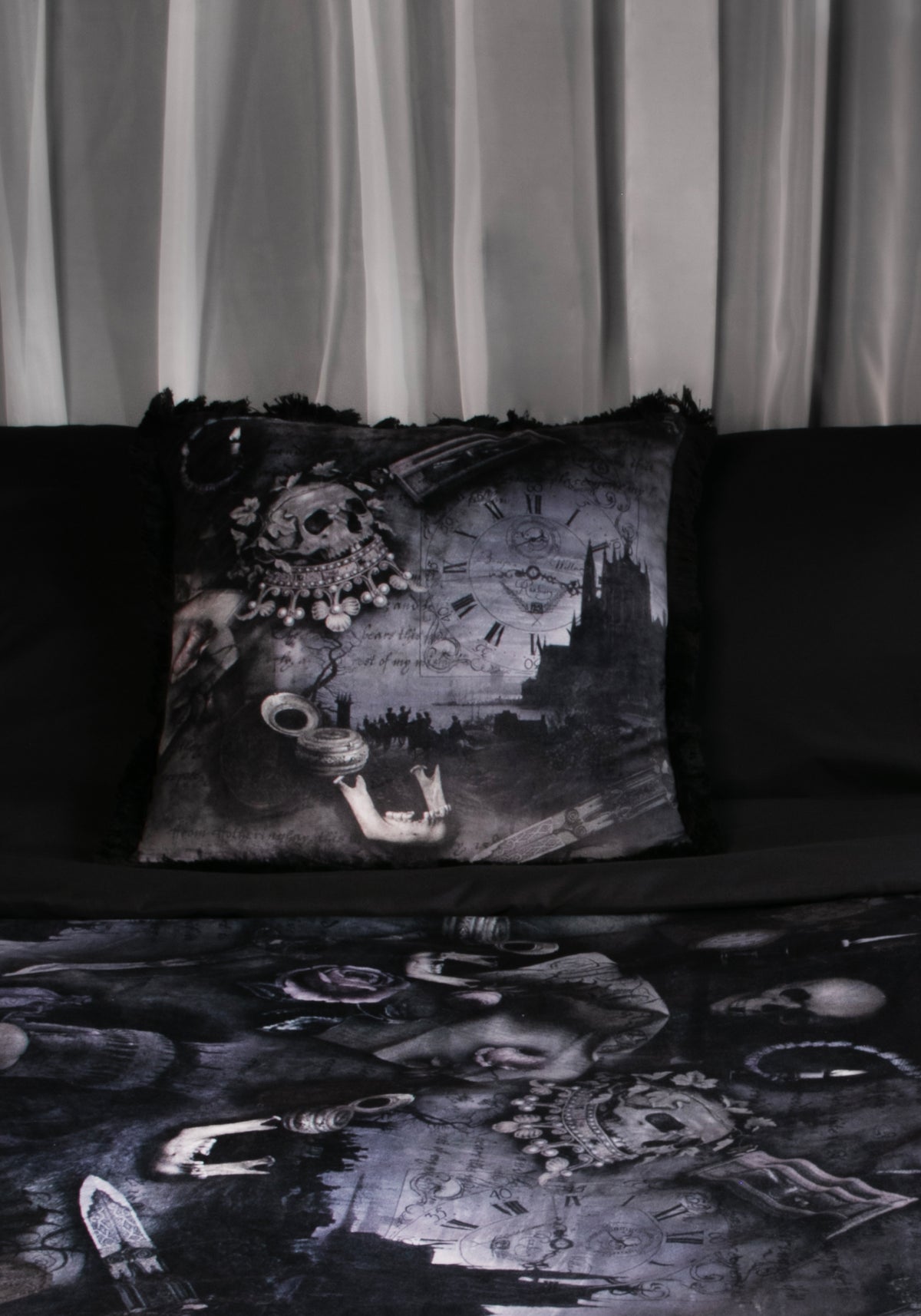 Nox Samt Fringed Kissen
