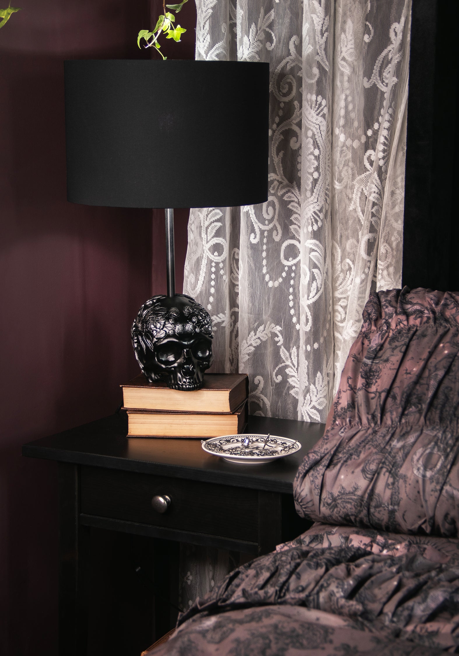 Vellume Totenkopf Lamp