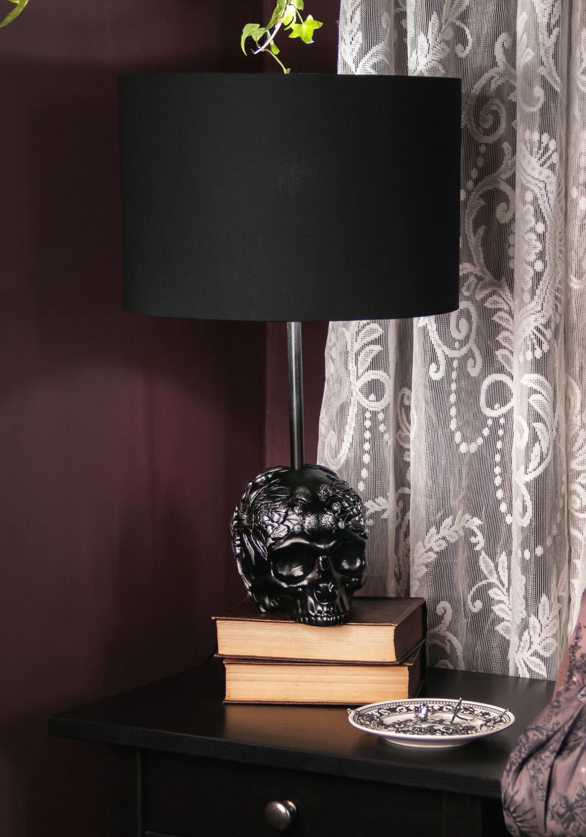 Vellume Skull Lamp