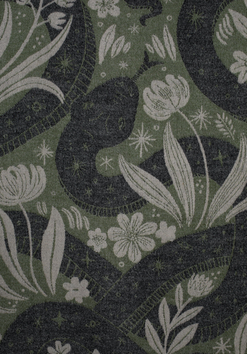 Deception Floral Snake Woven Blanket - Green