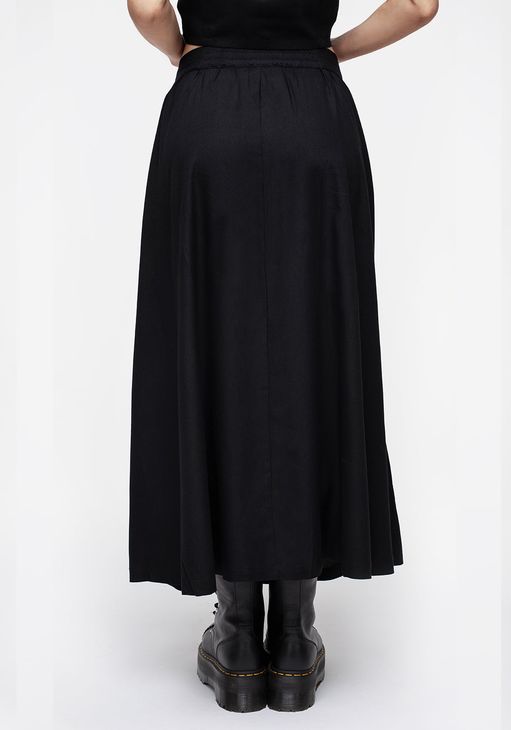Disturbia | Maidenhair Button Down Midi Skirt - Midnight Black