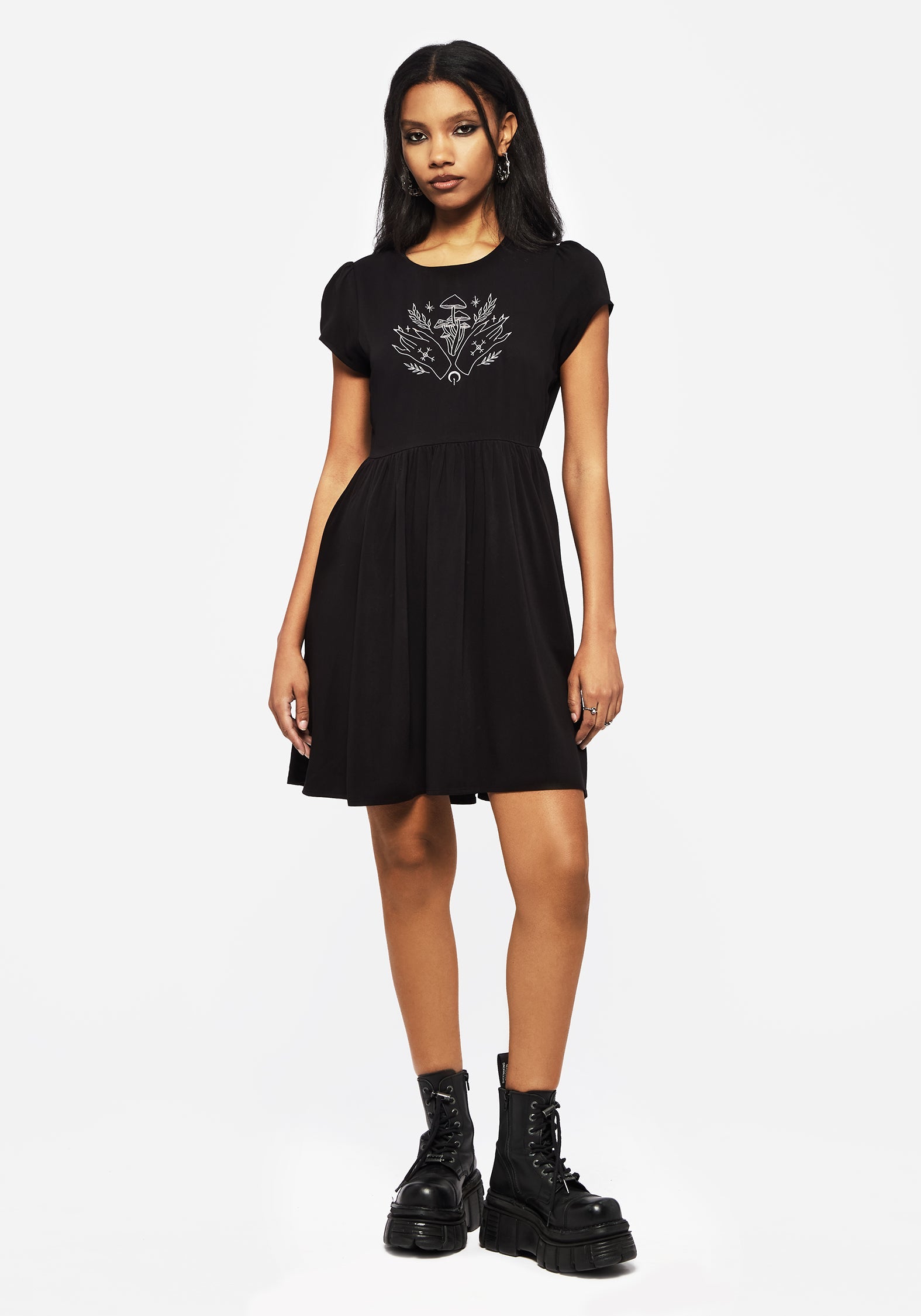 Mystify Bestickt Skater Mini Kleid
