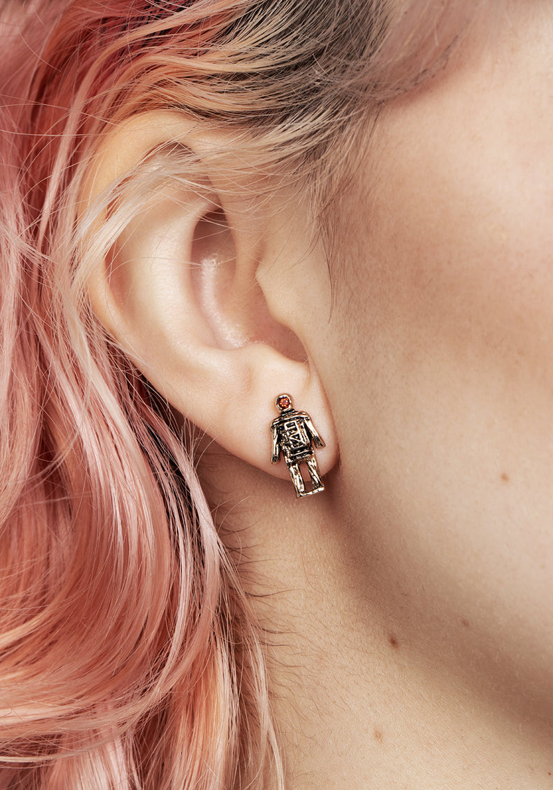 WICKER MAN STUD EARRINGS